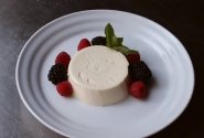 Kefyro panna cotta