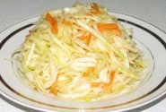 Lietuviškos kopūstų salotos