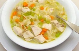 Vištienos sriuba su makaronais