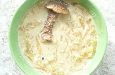 Raugintų kopūstų sriuba su džiovintais grybais