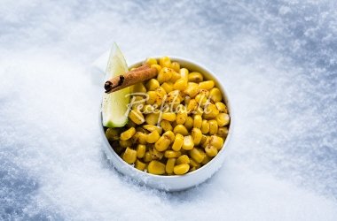 Karštieji kukurūzai su cinamonu ir žaliąja citrina