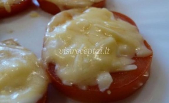 Pomidorai su sūriu