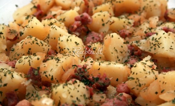 Karštos bulvių salotos