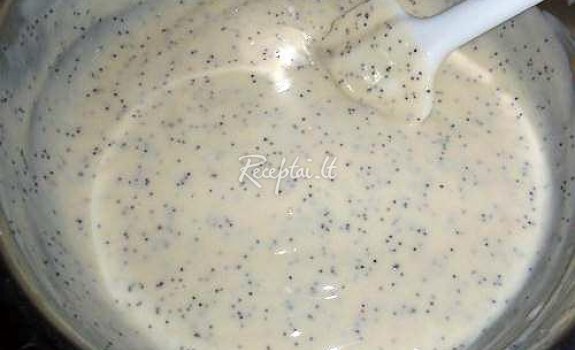 Pieniška sriuba su aguonomis