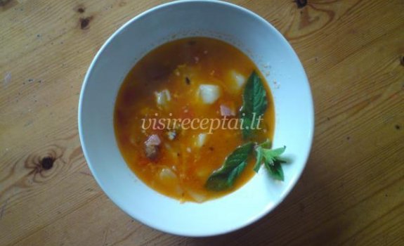 Aštri bolonezo sriuba su sūriu