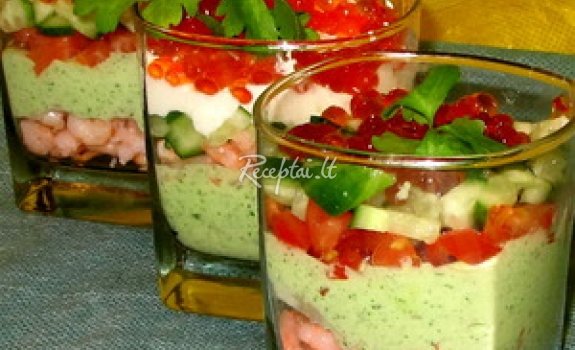 Krevečių salotos su avokadu