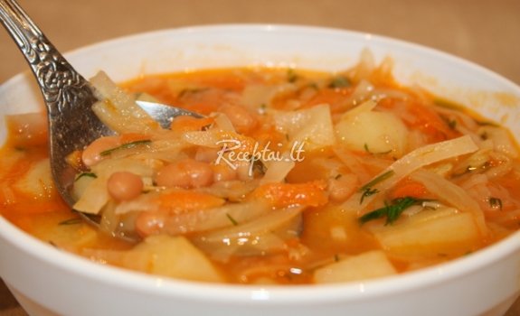 Daržovių sriuba su pupelėmis